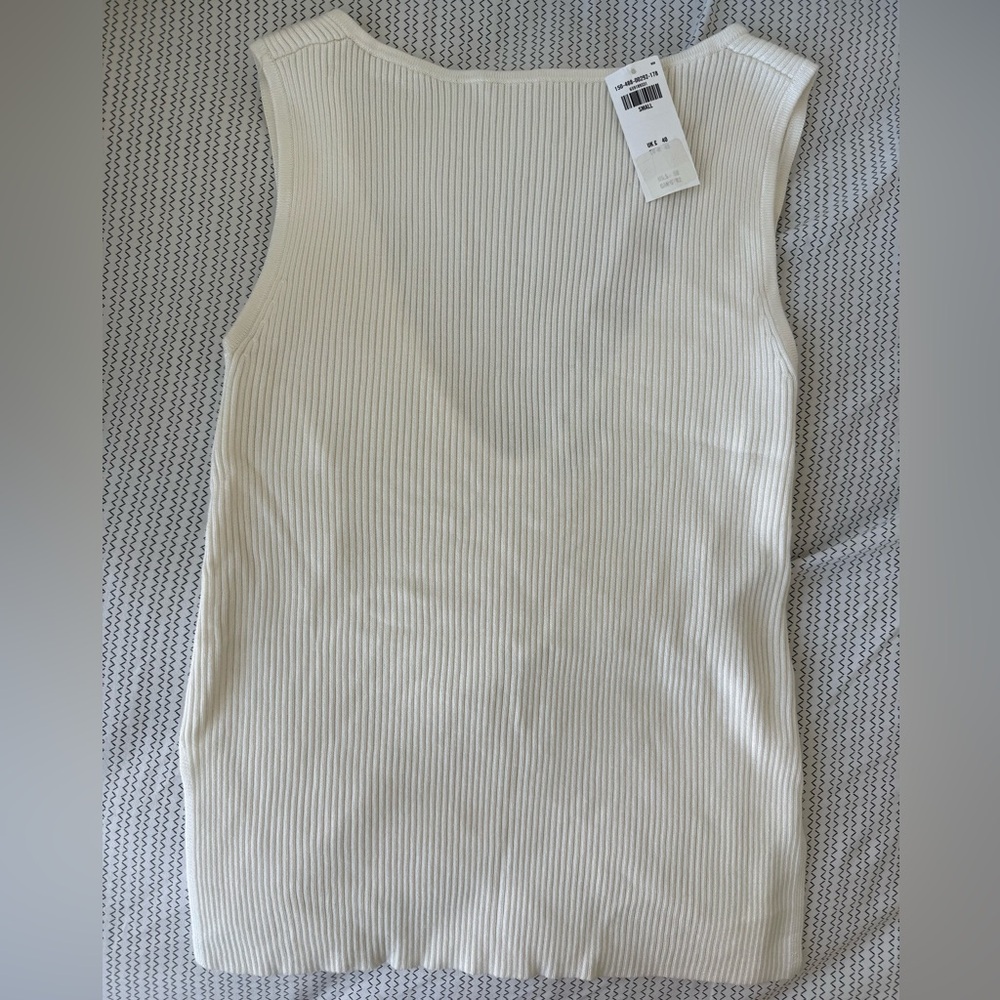 NEW WITH TAGS Abercrombie and Fitch Ribbed V Neck Back Tank